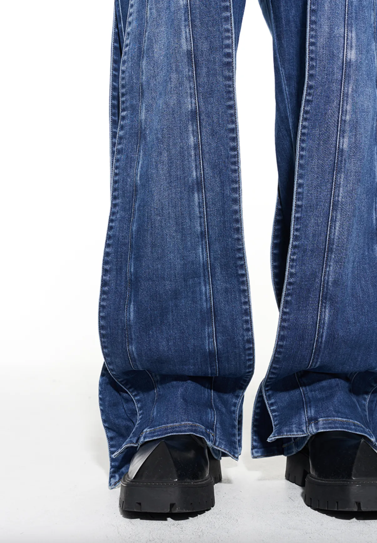 MULTI-LAYERED PANELS BAGGY DENIM JEANS - BLUE