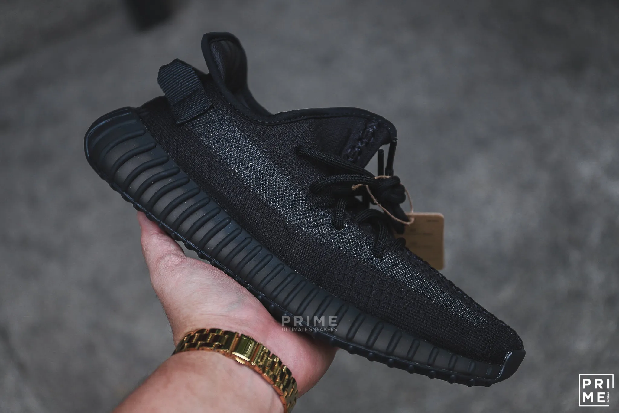 Yeezy 350 V2 ONYX (HQ4540)